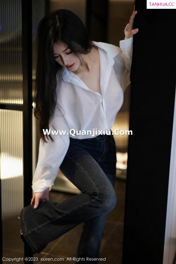   [XiuRen]高清写真图 2023.11.10 No.7645 谭小灵 牛仔裤美腿第13张图片
